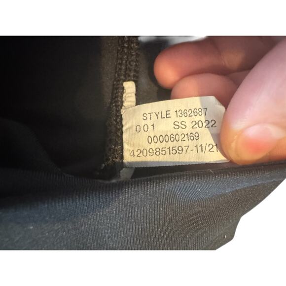 Under Armour HeatGear Black Capri Women’s Athletic Workout Leggings Small - Picture 6 of 8